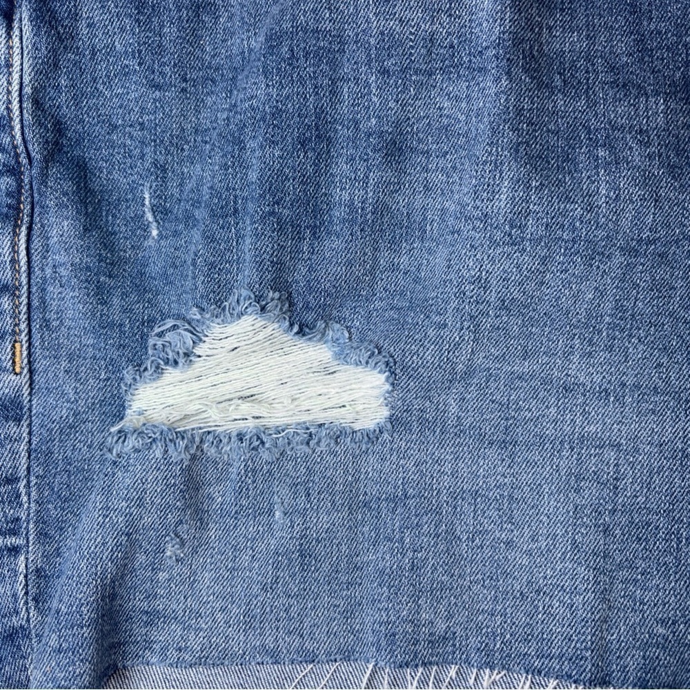 Old Navy Women's Size 26 Denim Shorts O.G. Straight Blue Regular Distressed - Picture 6 of 16
